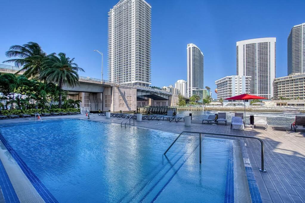 High-Floor Oceanview Apartment Plaja Hallandale Exterior foto
